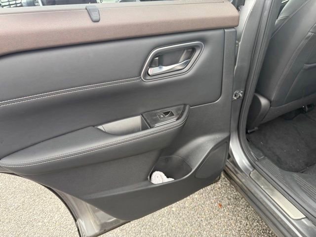 Used 2023 Nissan Rogue Platinum w/ Platinum Premium Package FWD image 31