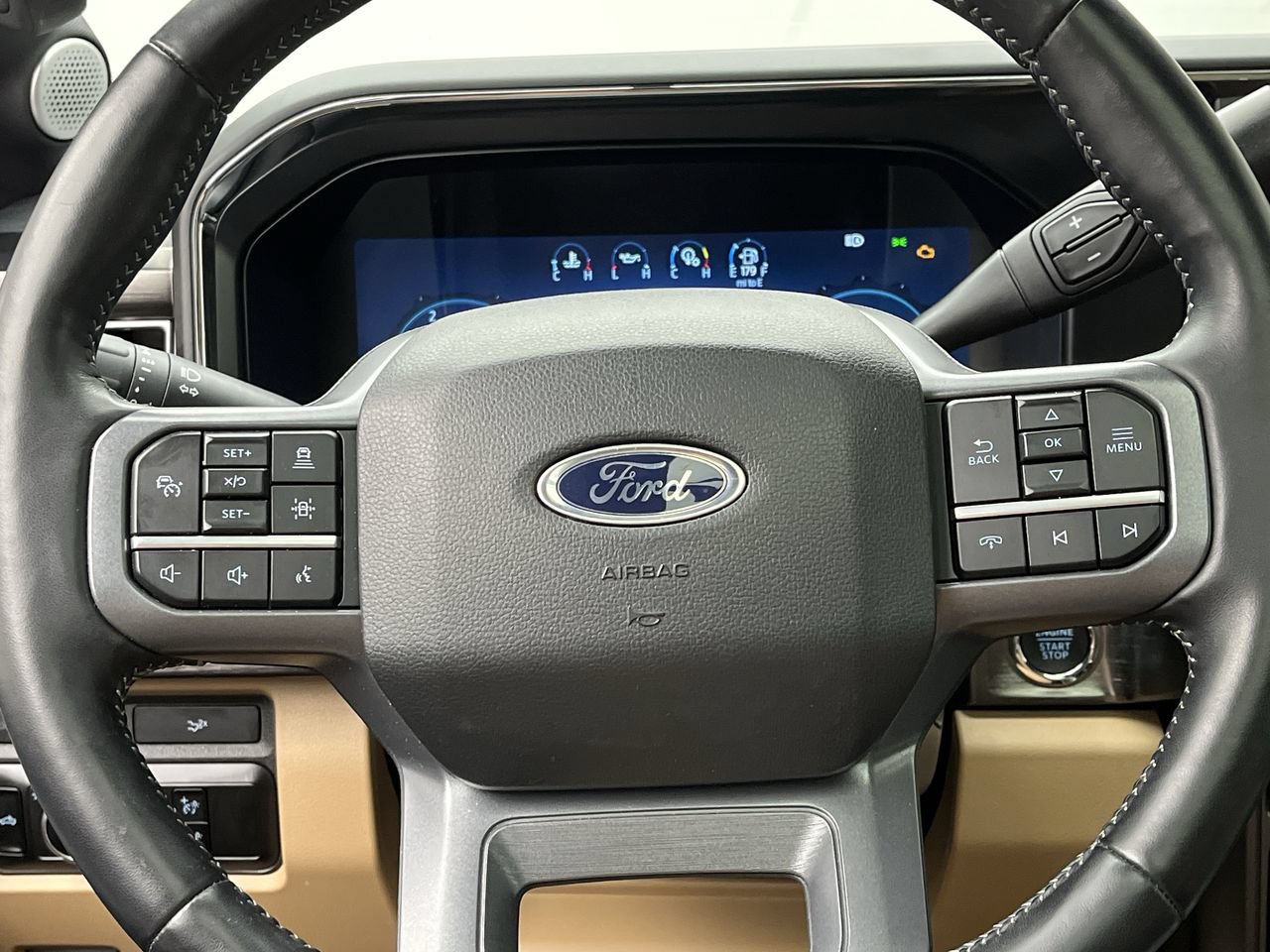 Certified 2024 Ford F250 Lariat w/ Lariat Ultimate Package AWD/4WD image 18