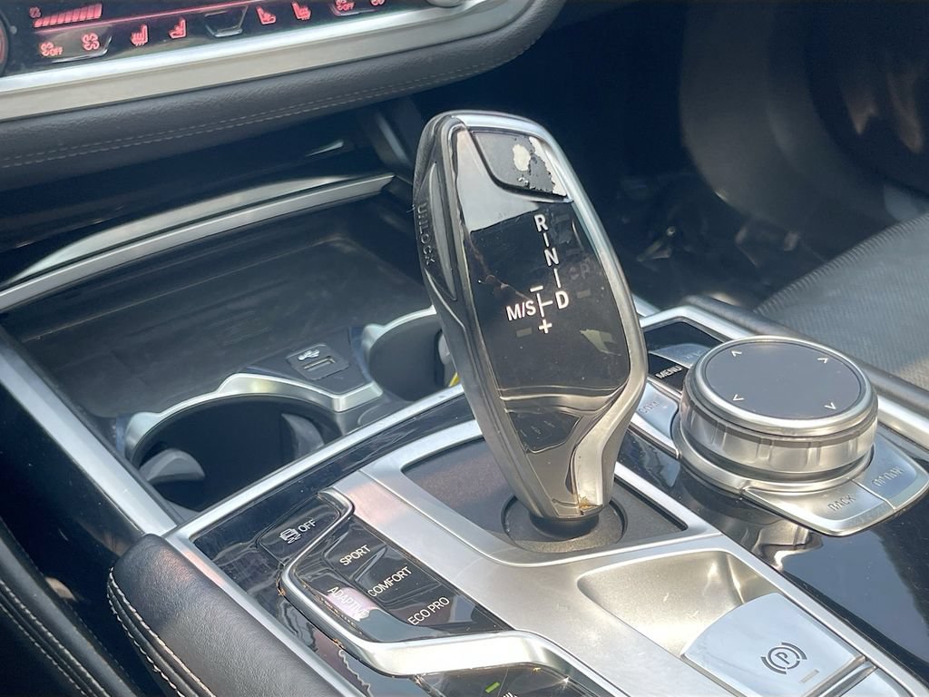 Used 2020 BMW 740i w/ M Sport Package RWD image 17