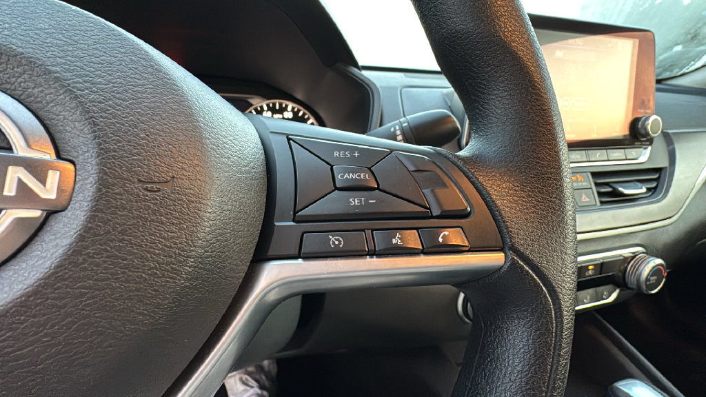Used 2025 Nissan Altima 2.5 SV FWD image 23