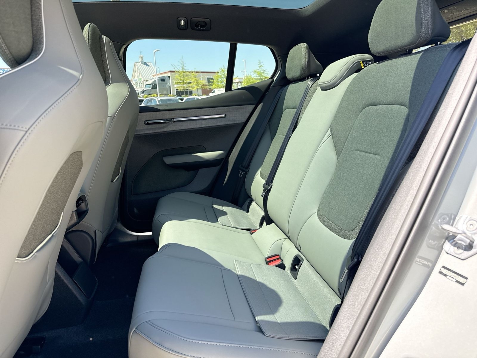 New 2026 Volvo EX30 Plus w/ Protection Package Premier AWD/4WD image 25