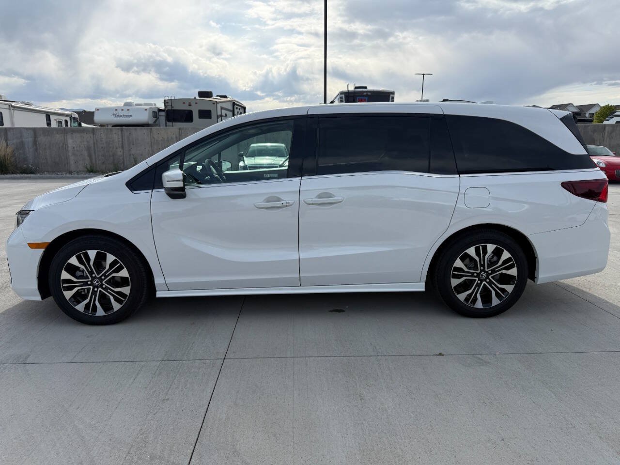 Used 2026 Honda Odyssey Elite image 6