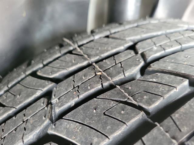 Used 2011 Dodge Challenger SE image 9