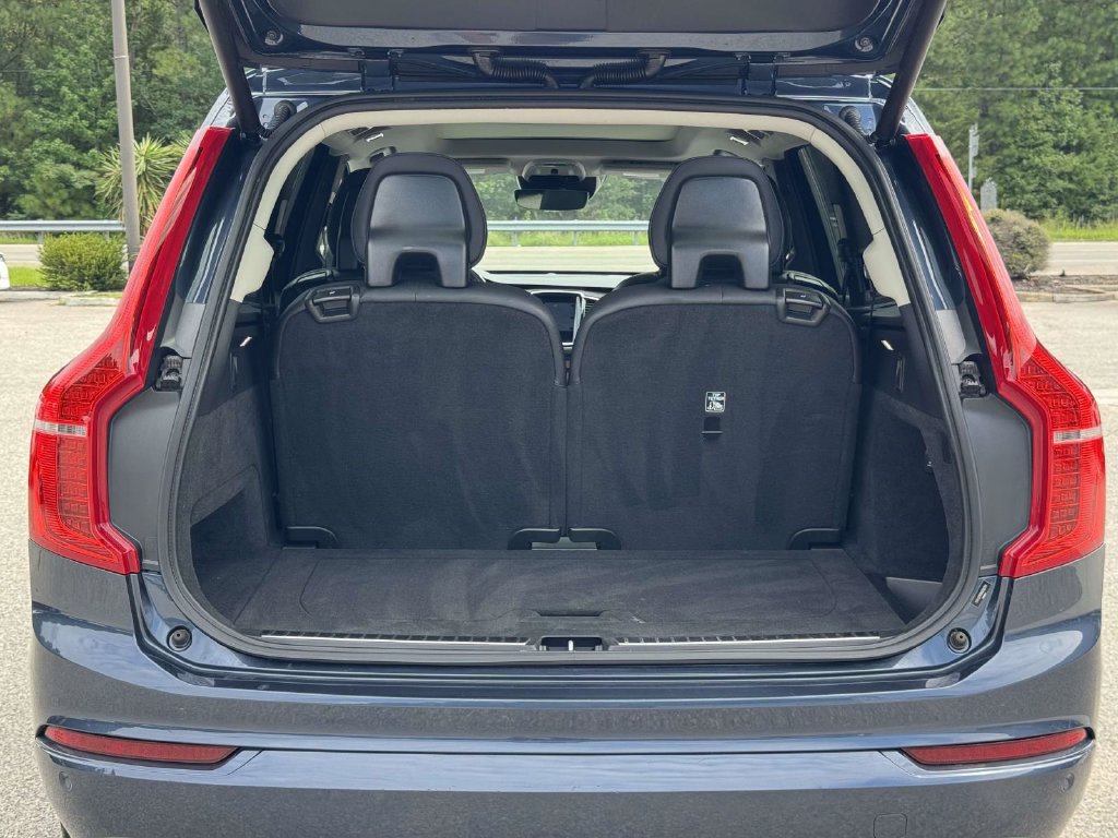 Used 2022 Volvo XC90 T6 Momentum w/ Advanced Package AWD/4WD image 17