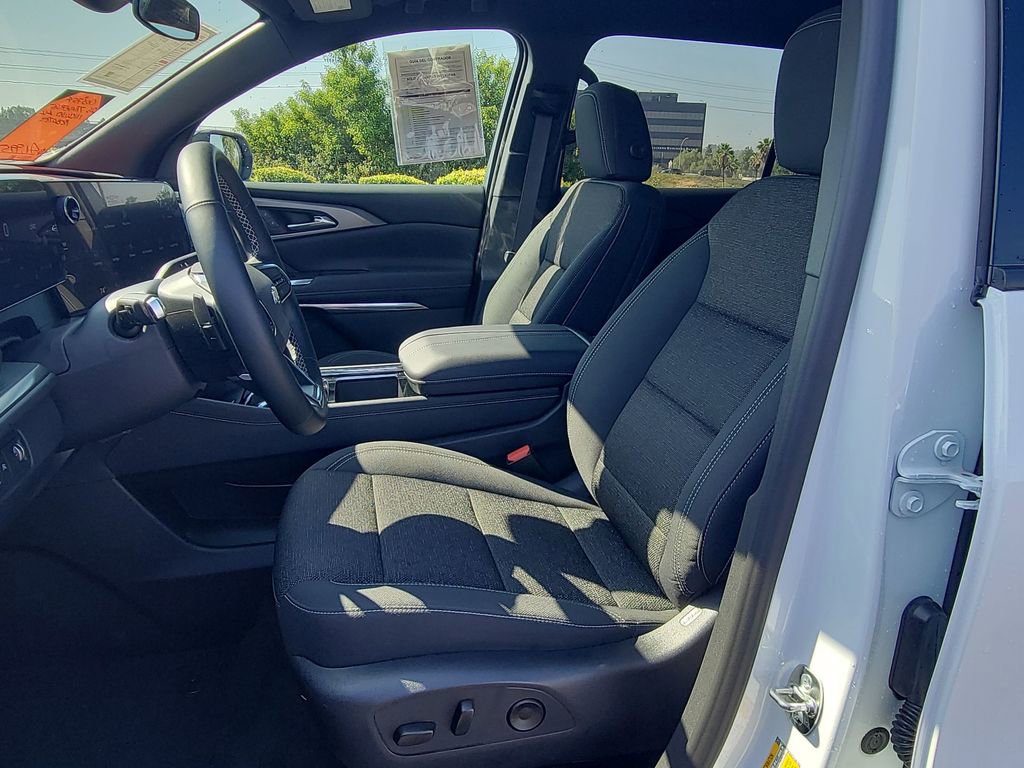 Used 2026 Chevrolet Traverse LT FWD image 18