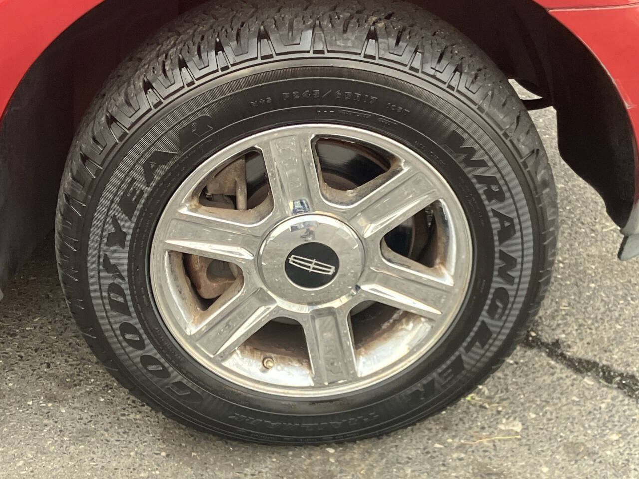 Used 2005 Lincoln Aviator AWD image 16