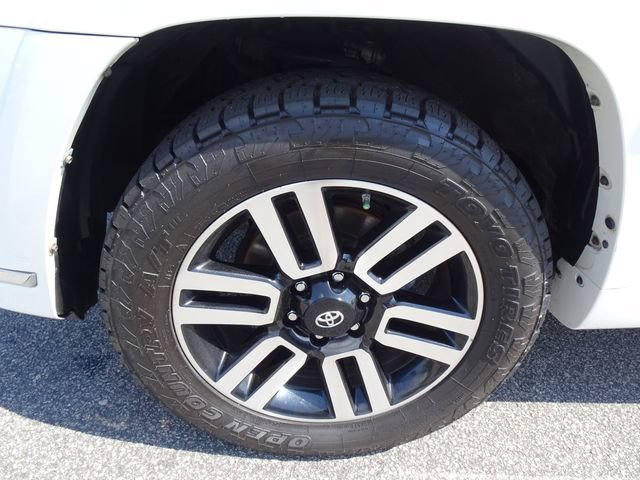 Used 2017 Toyota 4Runner Limited AWD/4WD image 40