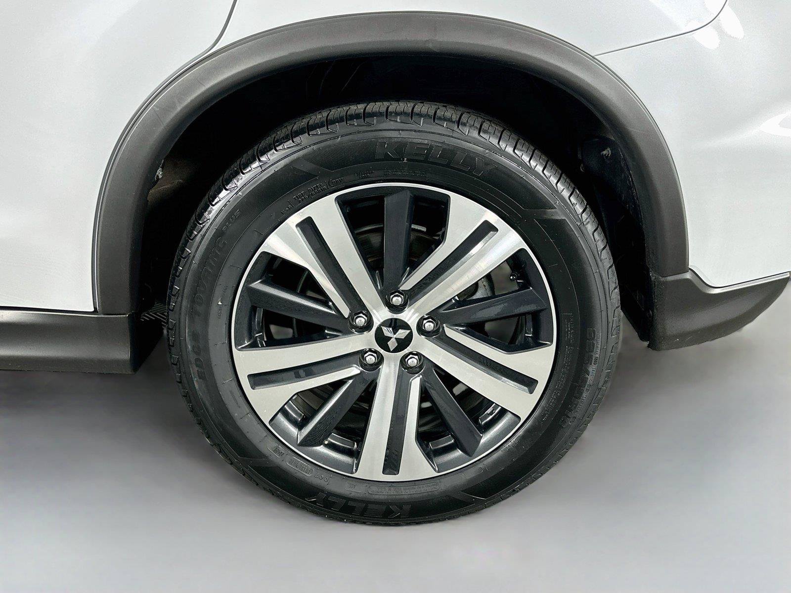 Used 2025 Mitsubishi Outlander Sport ES AWD/4WD image 28