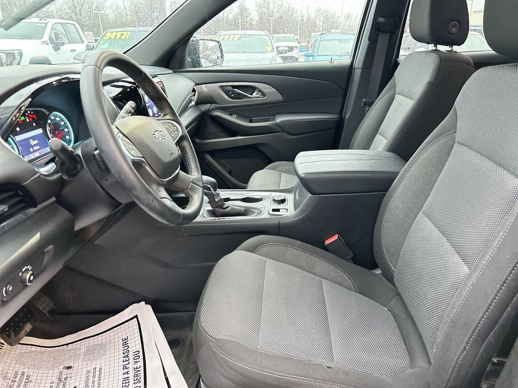 Used 2023 Chevrolet Traverse LT w/ Midnight/Sport Edition image 23