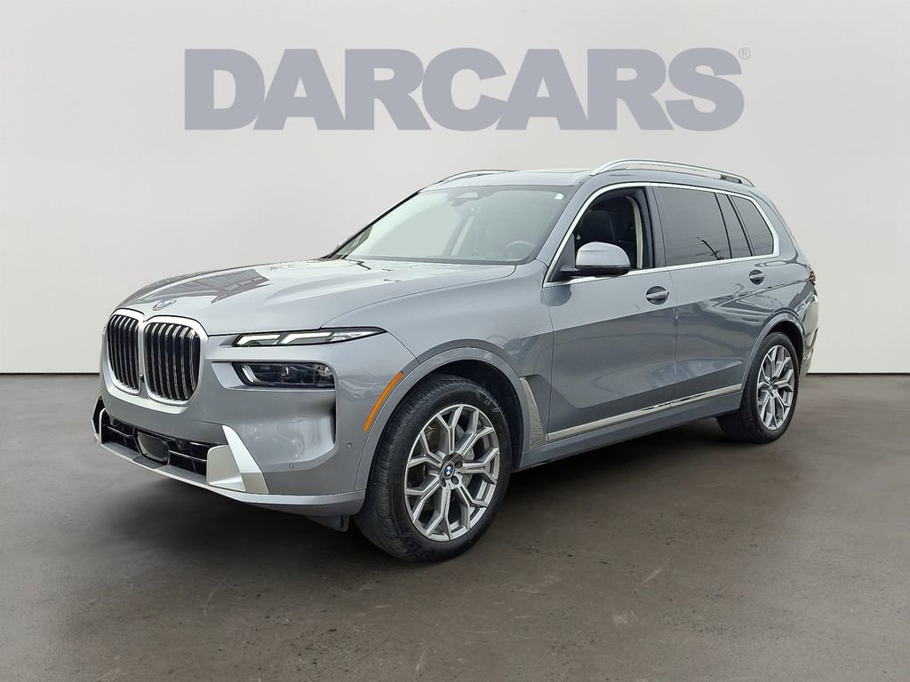 Used 2025 BMW X7 xDrive40i AWD/4WD image 3
