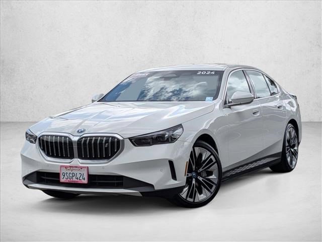 Used 2024 BMW i5 eDrive40i w/ Convenience Package RWD image 1