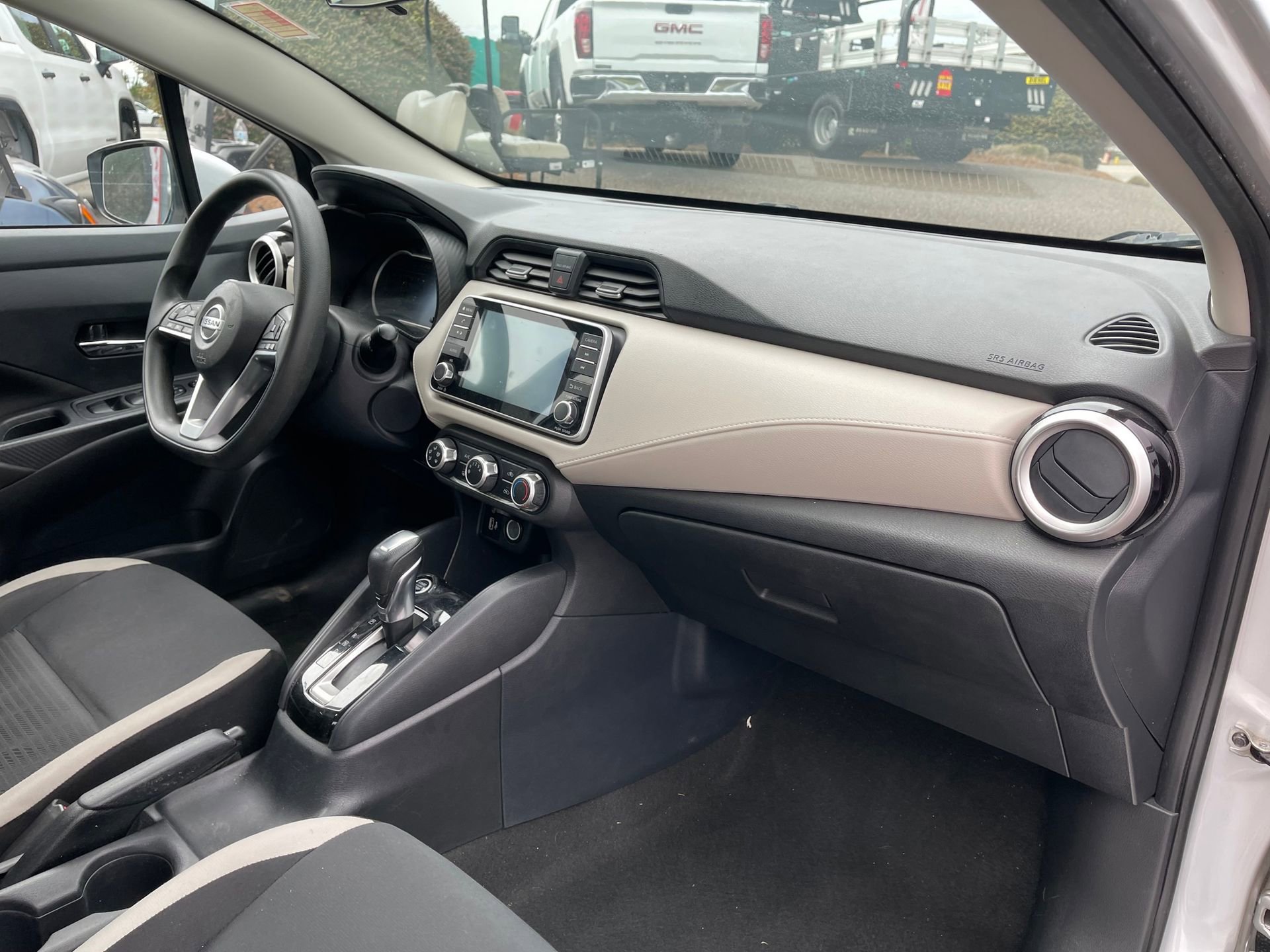 Used 2021 Nissan Versa SV image 27