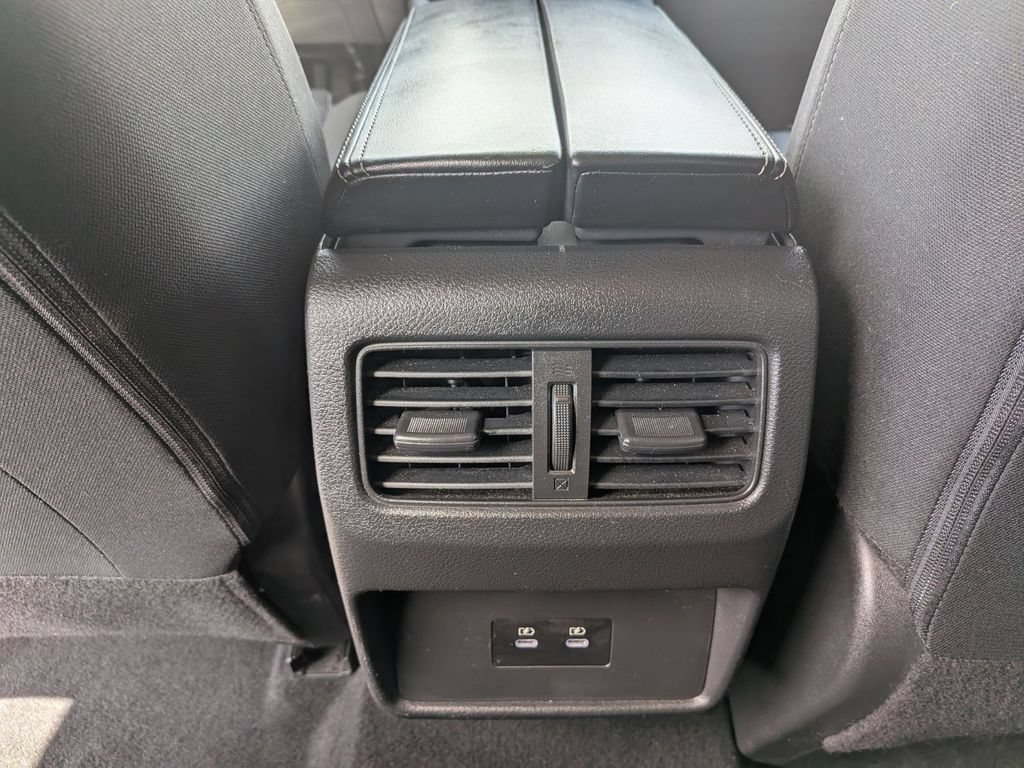 Used 2024 Nissan Rogue SV AWD/4WD image 28