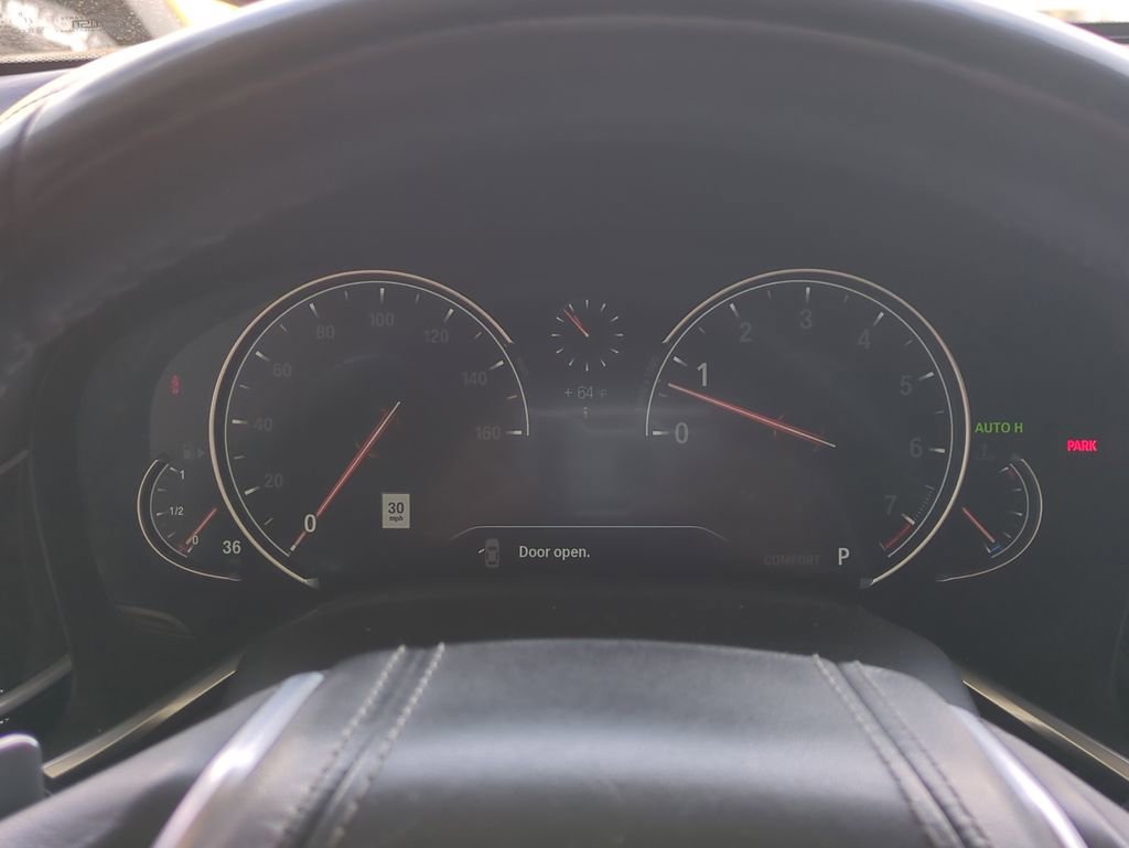 Used 2018 BMW 740i image 29