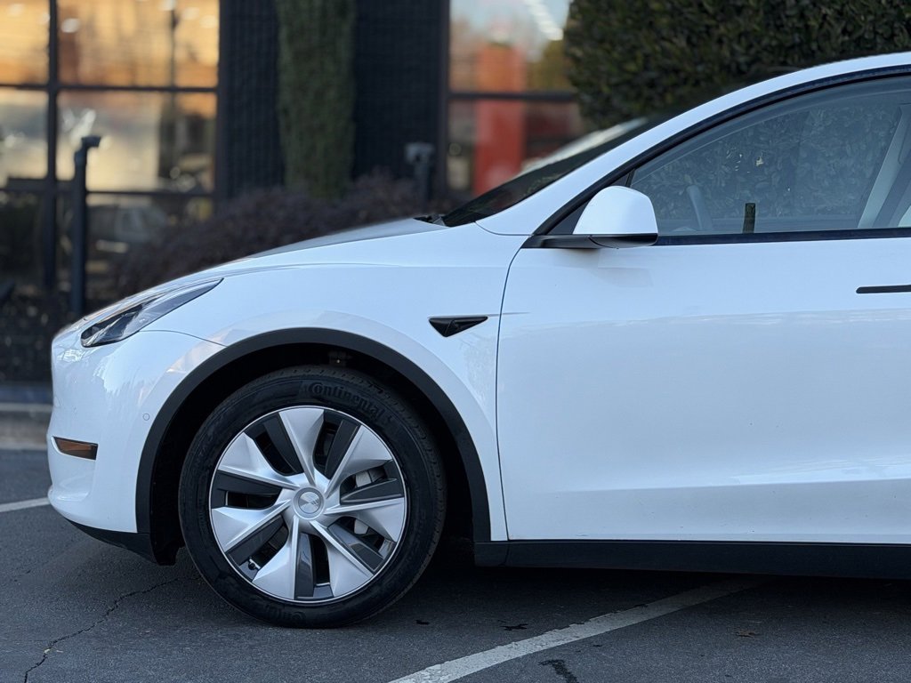 Used 2021 Tesla Model Y Long Range image 10