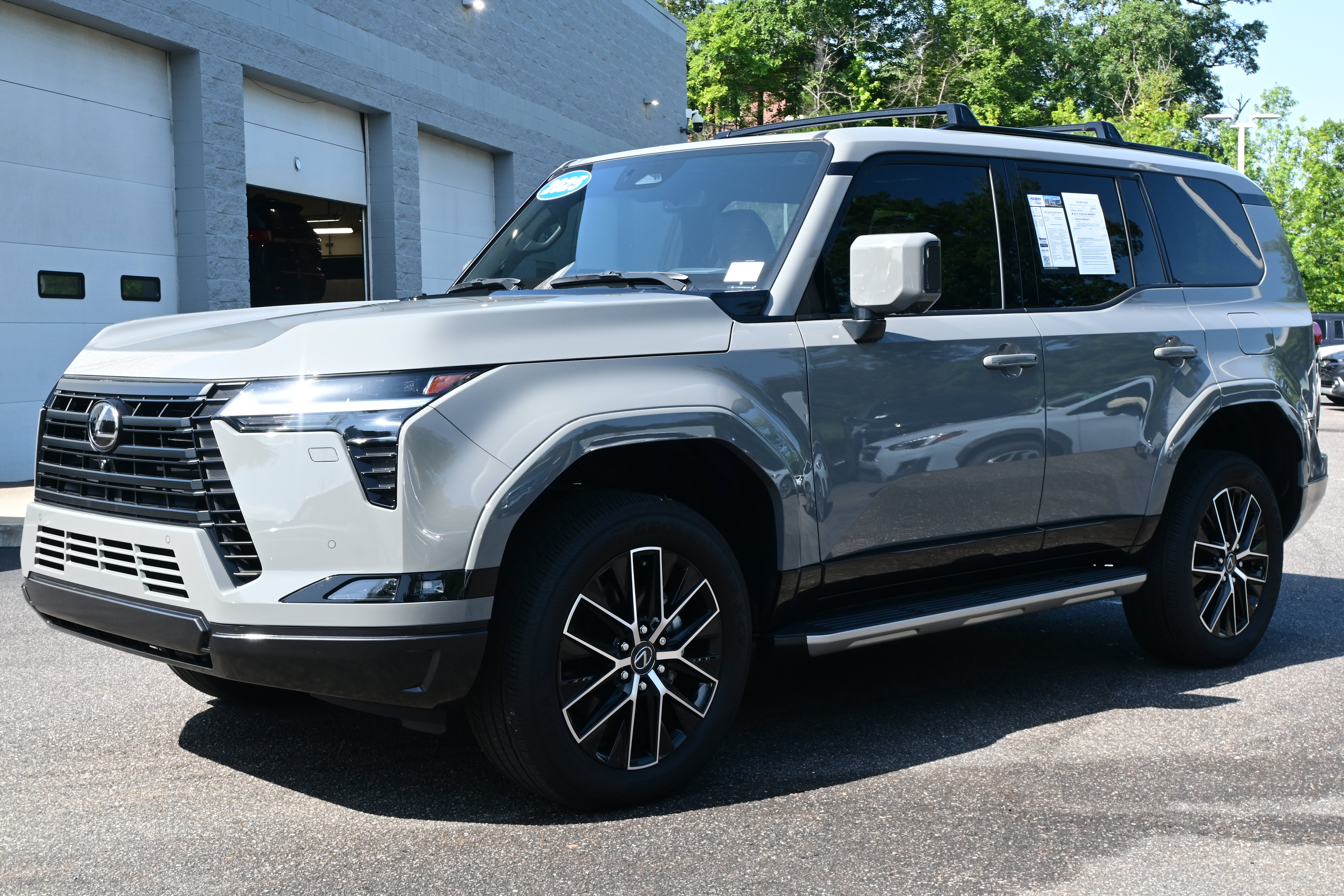 Used 2025 Lexus GX 550 w/ Accessory Package (Z1) AWD/4WD image 5