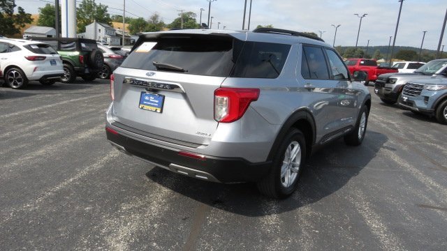 Certified 2022 Ford Explorer XLT w/ Equipment Group 202A image 7