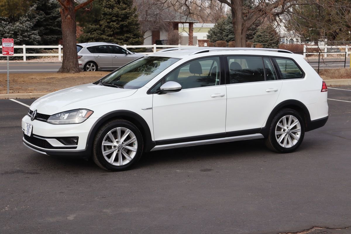 Used 2018 Volkswagen Golf Alltrack S image 10