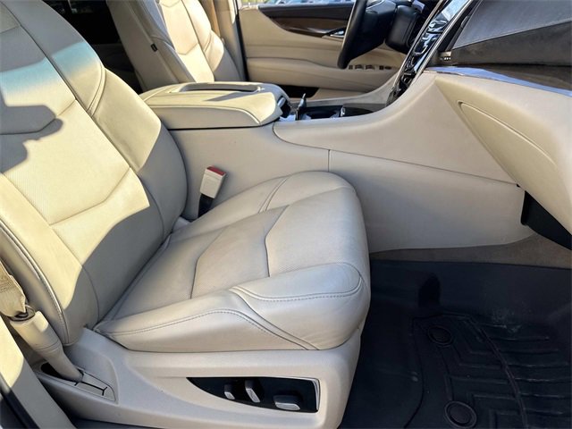 Used 2018 Cadillac Escalade ESV Premium Luxury image 9