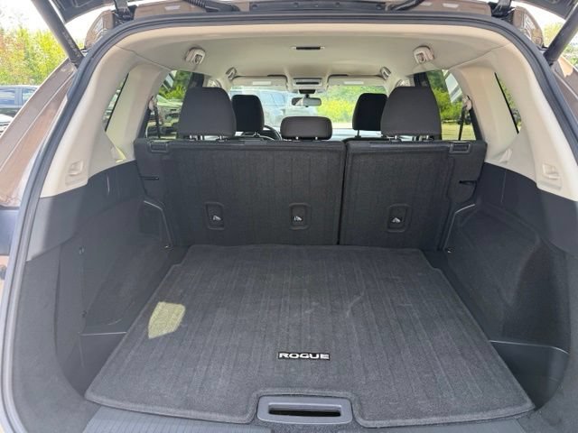 Used 2025 Nissan Rogue SV AWD/4WD image 16
