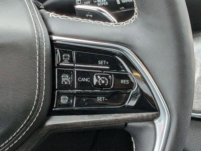 Used 2023 Jeep Grand Cherokee Overland w/ Luxury Tech Group IV AWD/4WD image 18