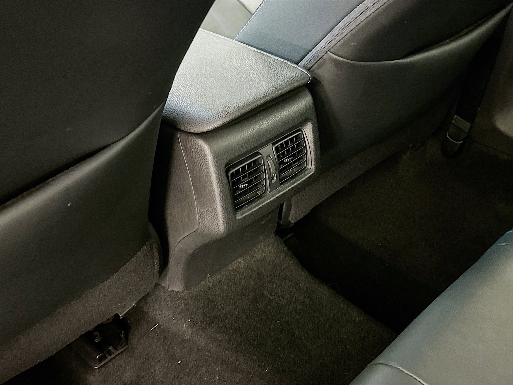 Used 2019 Toyota Camry XSE FWD image 28