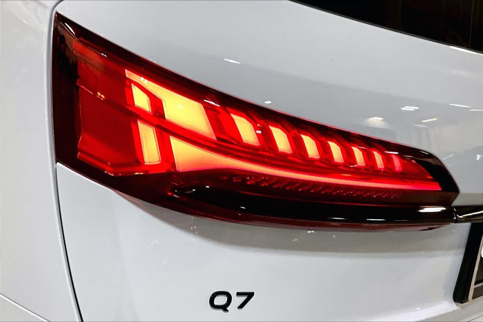 New 2026 Audi Q7 2.0T Premium AWD/4WD image 14