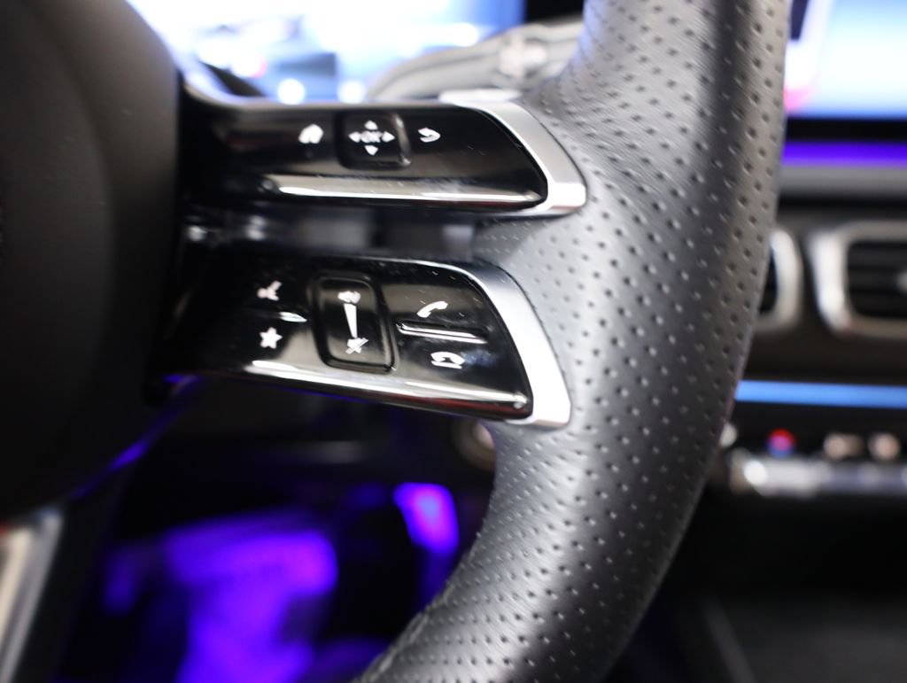 Used 2025 Mercedes-Benz GLS 450 4MATIC image 14