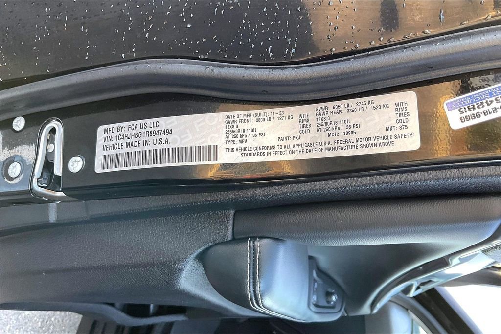 Used 2024 Jeep Grand Cherokee Limited w/ Luxury Tech Group II image 34