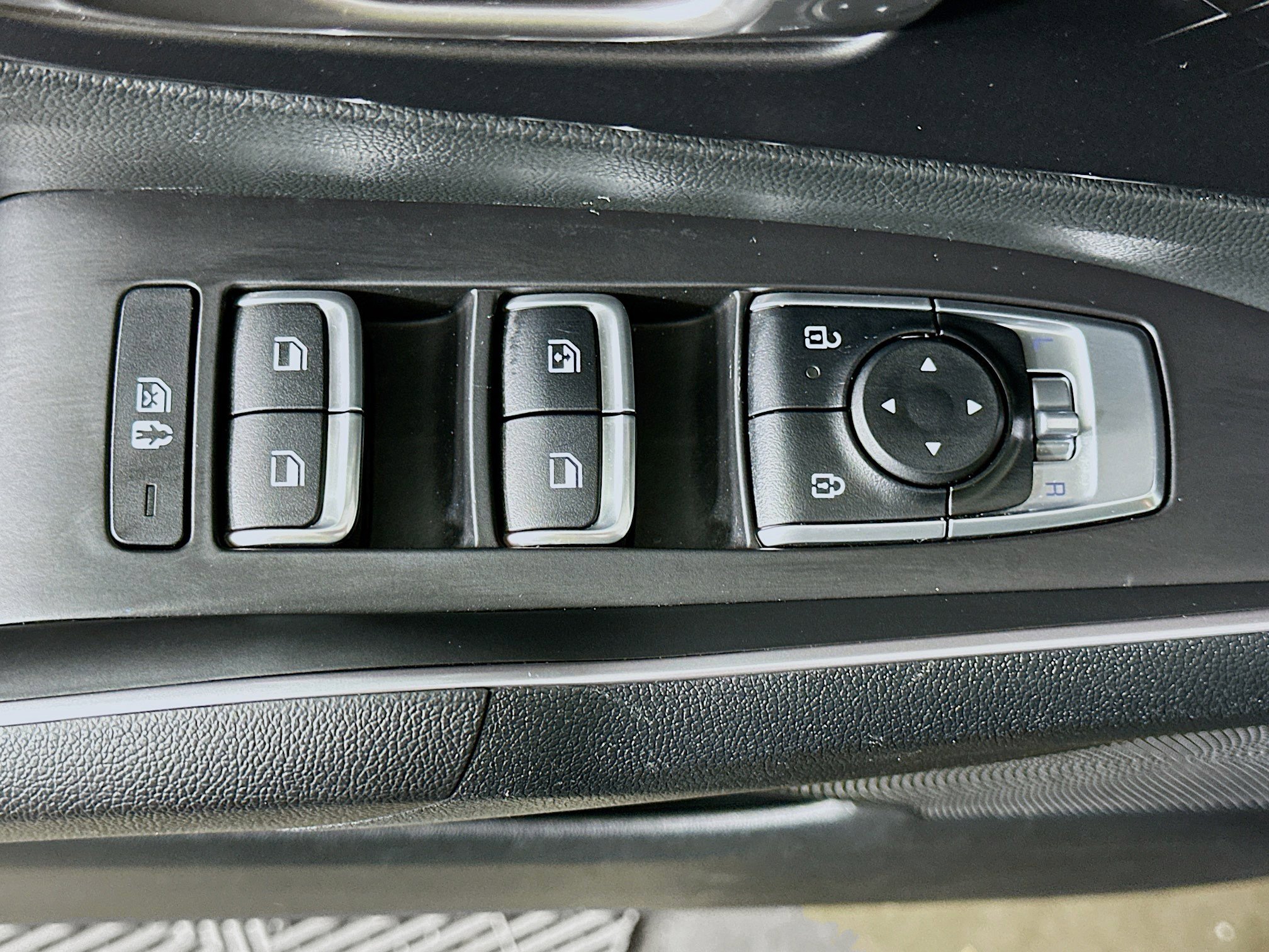 Used 2024 Kia Sorento S image 15