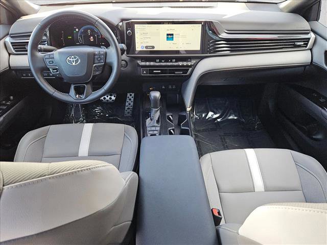 Used 2025 Toyota Camry SE image 18