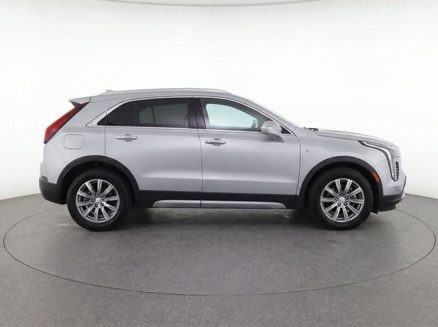 Used 2023 Cadillac XT4 Premium Luxury w/ Cold Weather Package FWD image 8