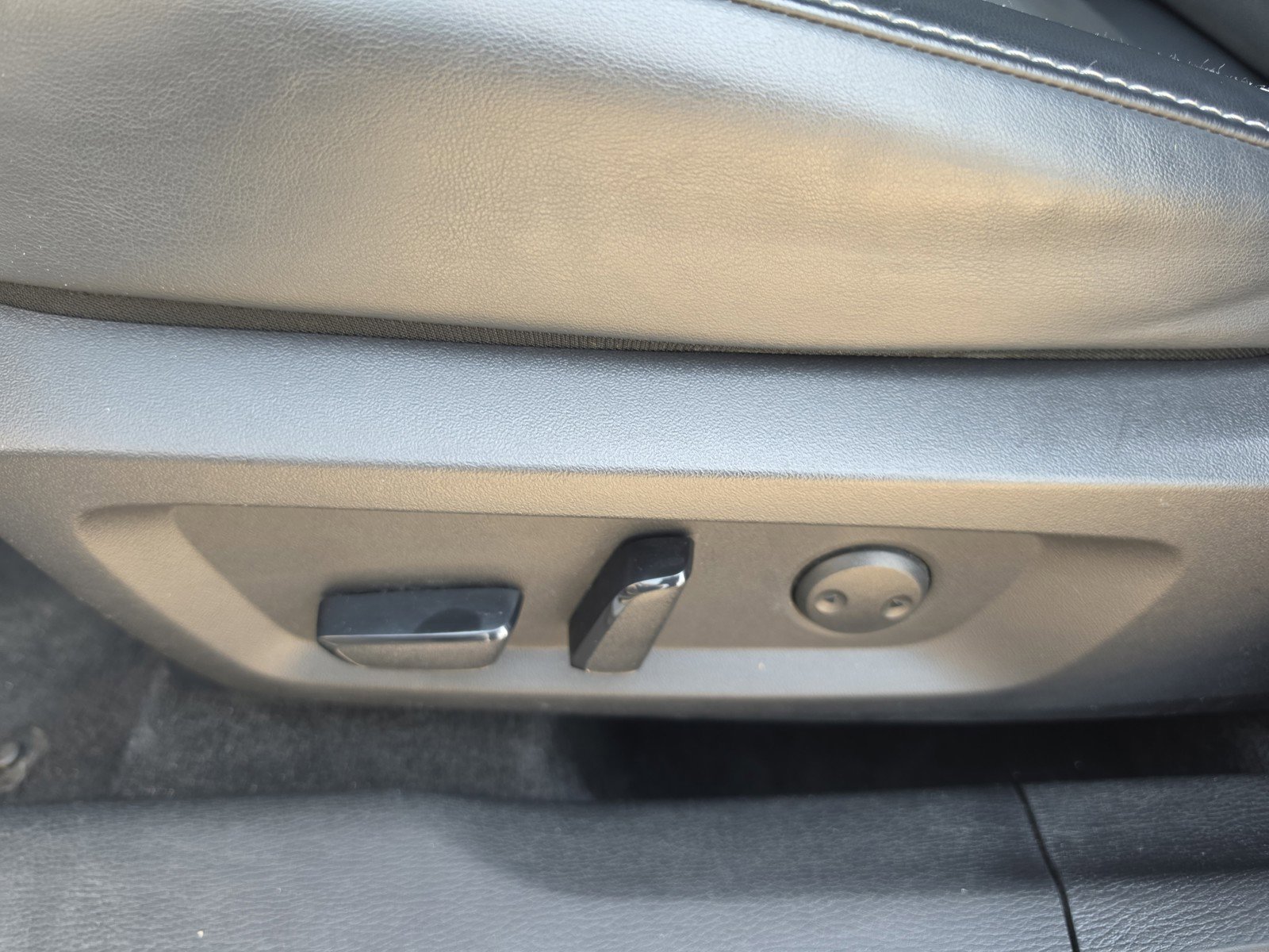 Used 2024 Mitsubishi Outlander SE image 10