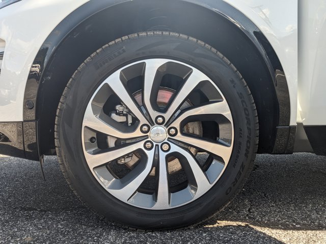 New 2025 Land Rover Discovery Sport Dynamic SE image 10