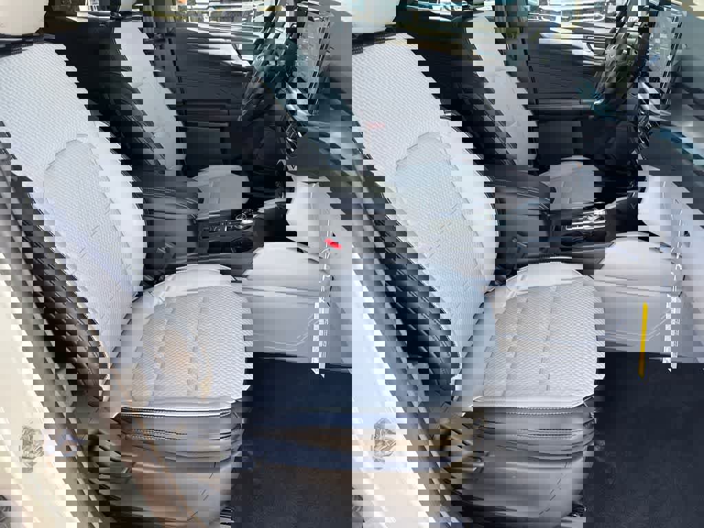 Used 2024 Ford Escape SE image 12