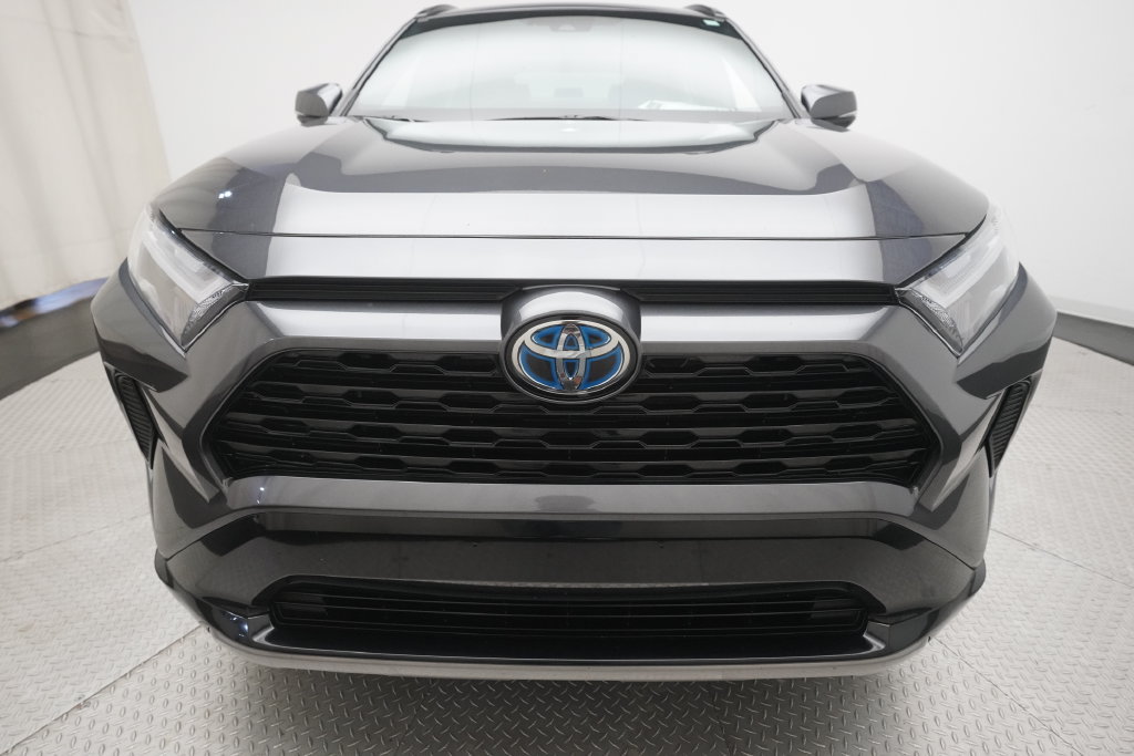 Used 2023 Toyota RAV4 SE w/ SE Grade Weather Package AWD/4WD image 21