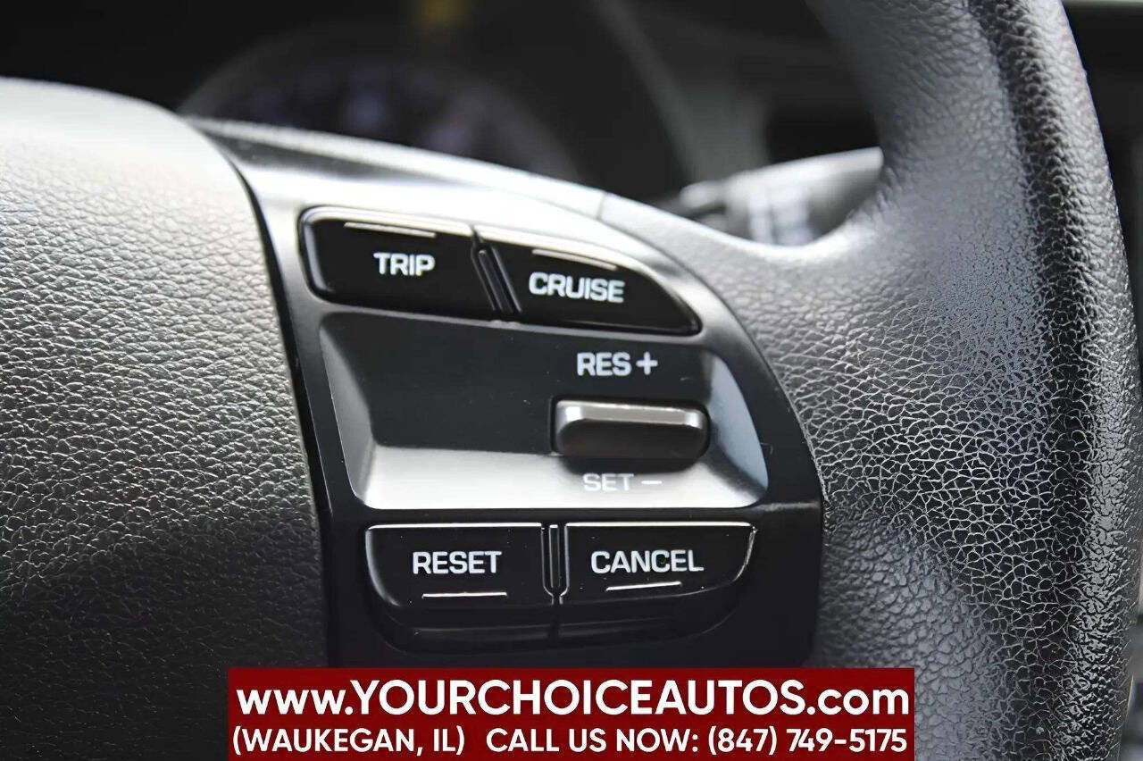 Used 2019 Hyundai Elantra SE w/ Cargo Package FWD image 18