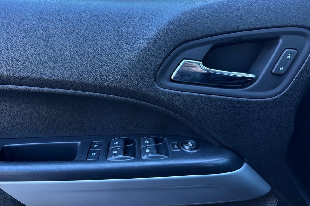 Used 2021 Chevrolet Colorado LT w/ Safety Package image 11