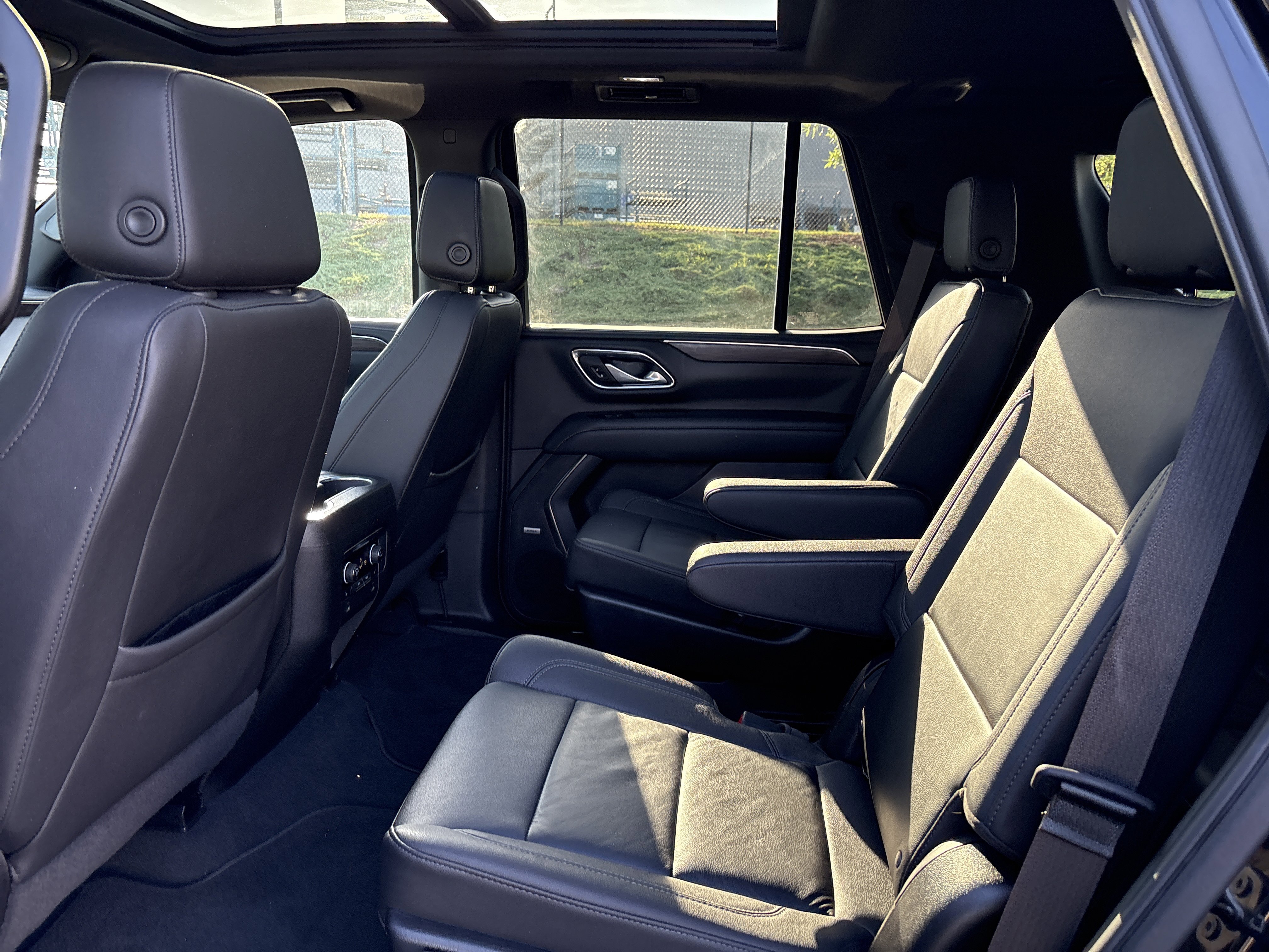 Used 2022 Chevrolet Tahoe LT w/ Luxury Package image 33