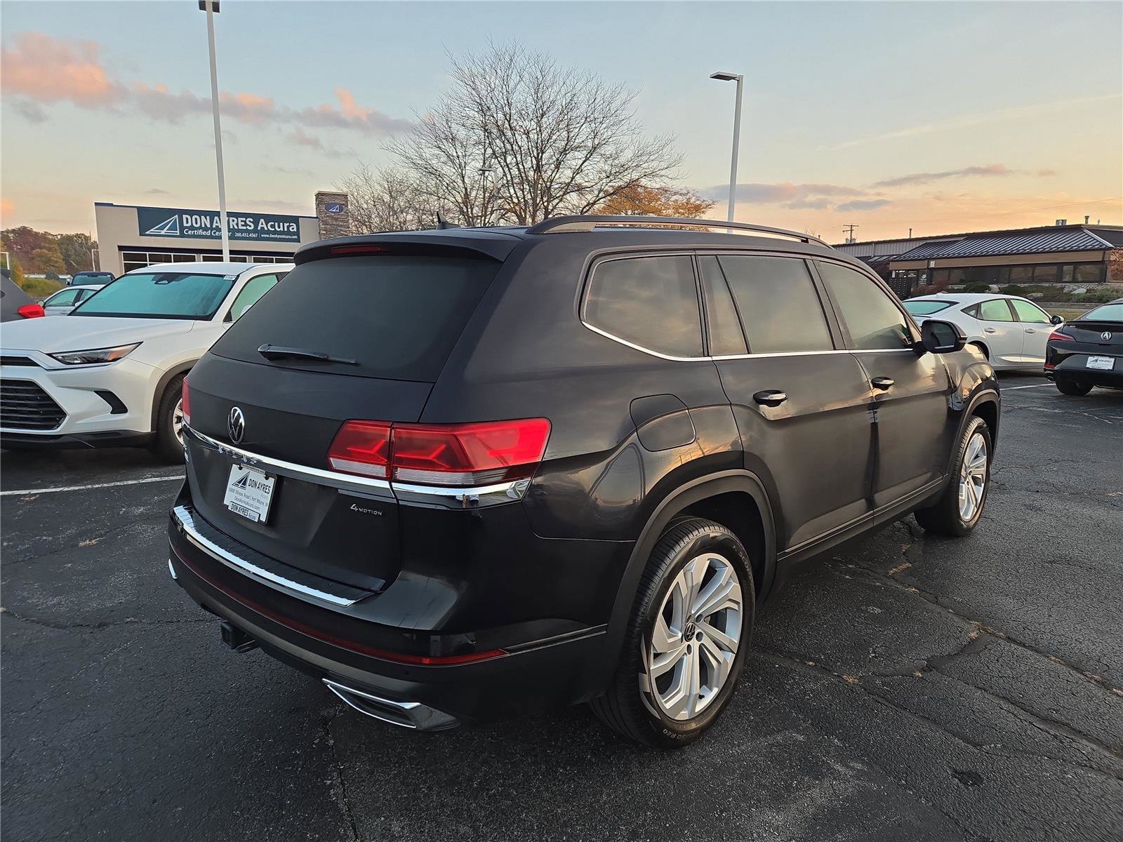 Used 2023 Volkswagen Atlas SE image 28