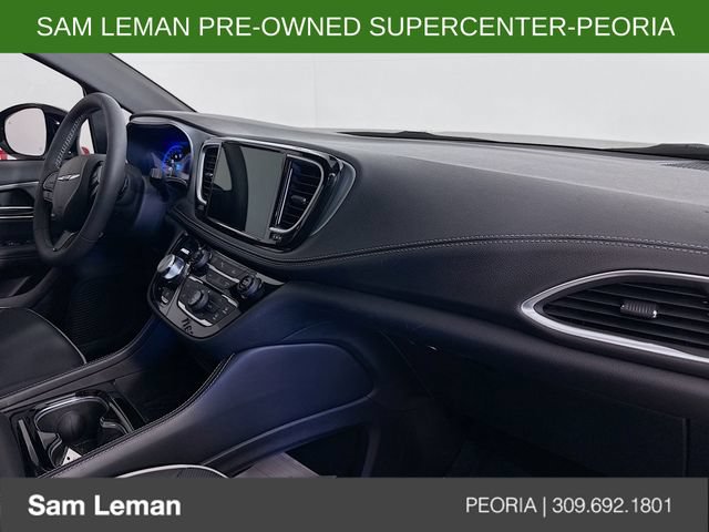 Used 2025 Chrysler Pacifica Limited FWD image 30