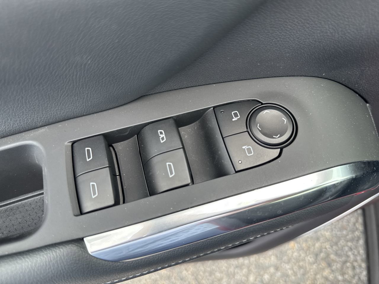 New 2025 Chevrolet Traverse LT w/ Enhanced Driving Package AWD/4WD image 58