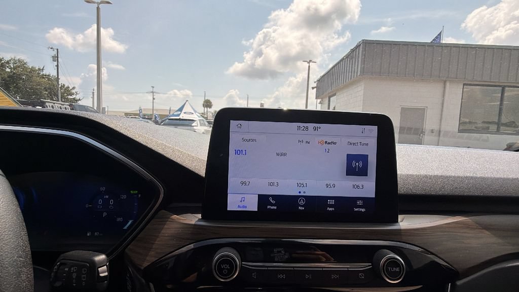 Used 2020 Ford Escape Titanium FWD image 23