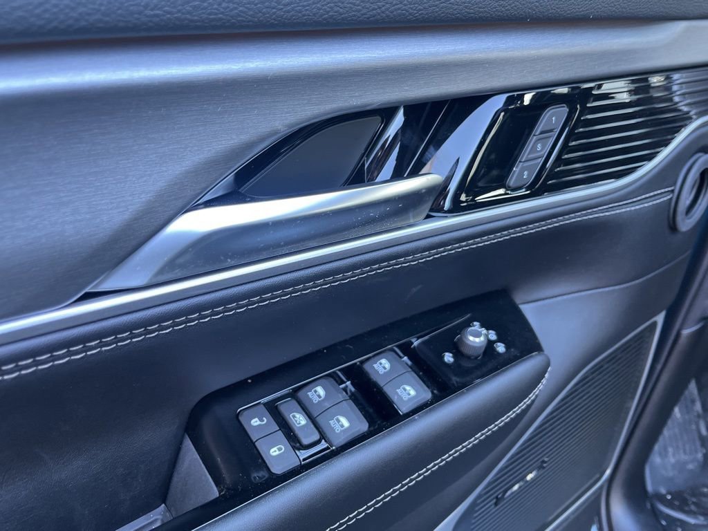 New 2026 Jeep Grand Wagoneer L Limited AWD/4WD image 25