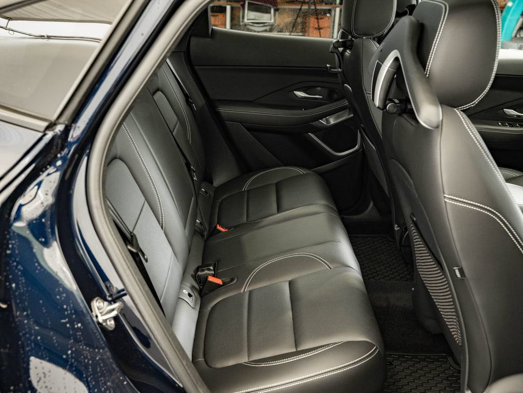 Certified 2024 Jaguar E-PACE R-Dynamic SE AWD/4WD image 43