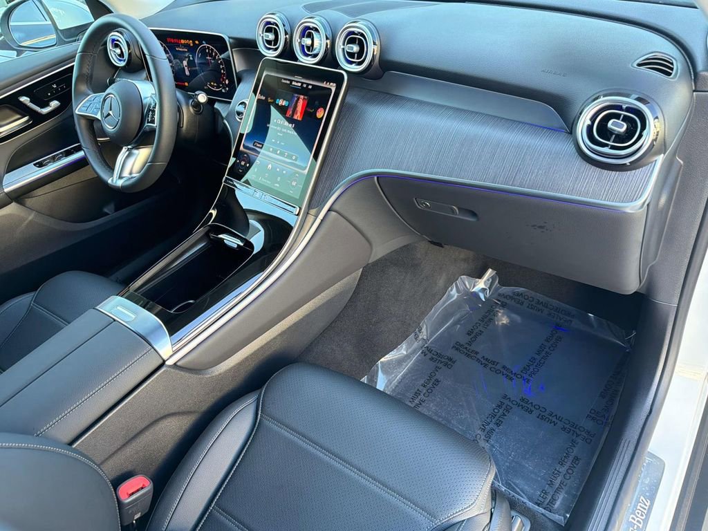 Used 2025 Mercedes-Benz GLC 350e 4MATIC image 21