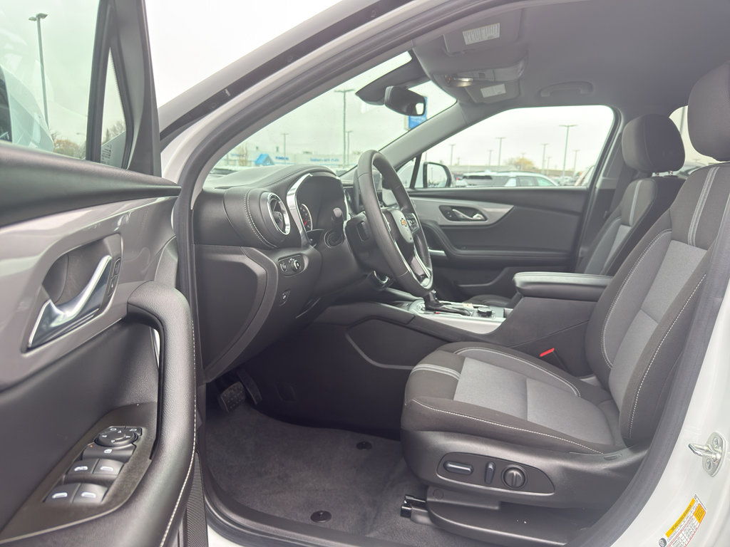 Used 2024 Chevrolet Blazer LT w/ Convenience Package image 11