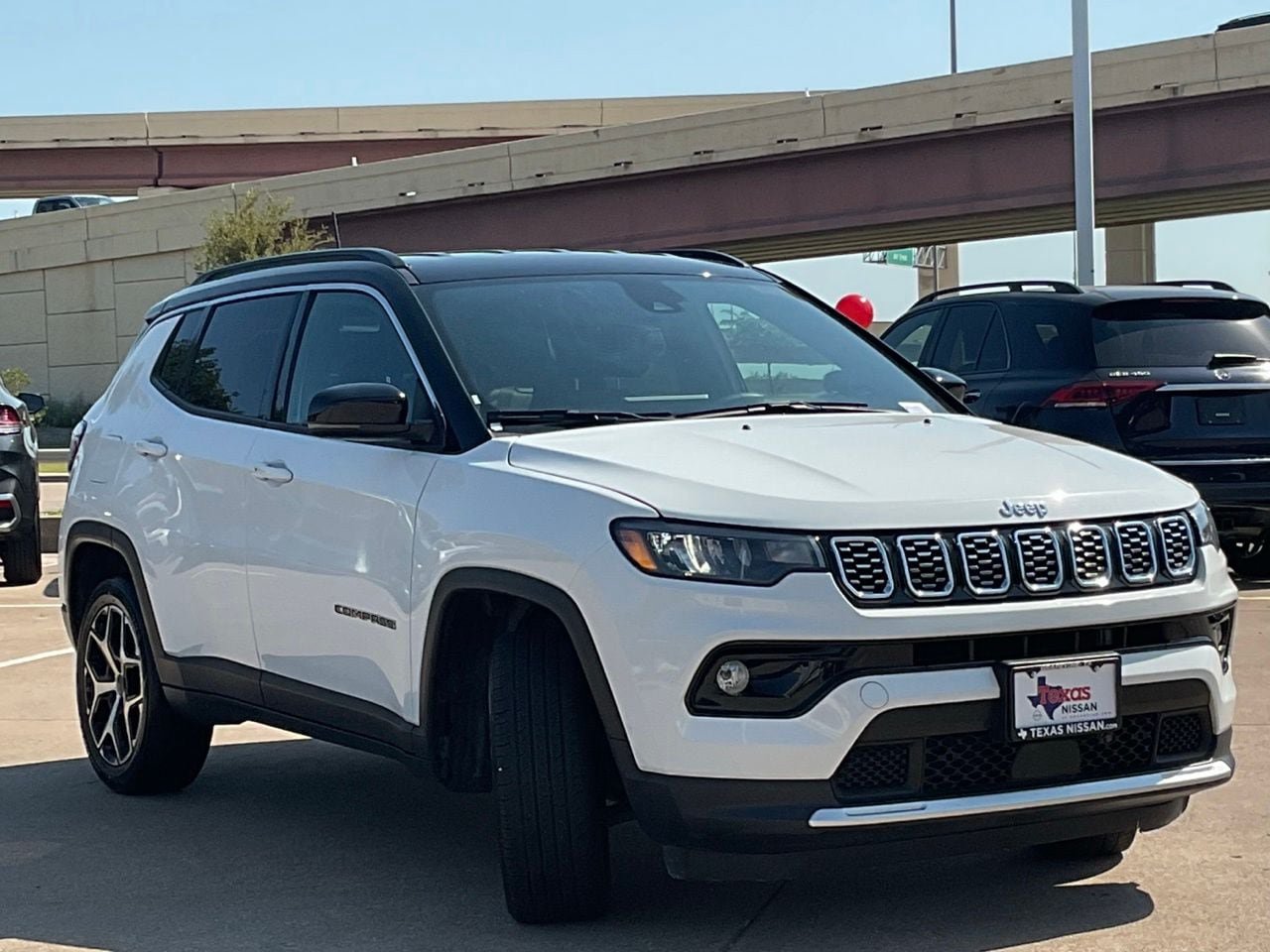 Used 2025 Jeep Compass Limited AWD/4WD image 3