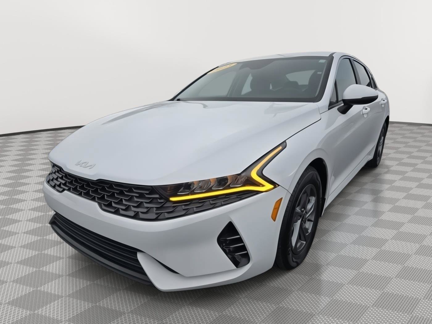 Used 2023 Kia K5 LXS image 3
