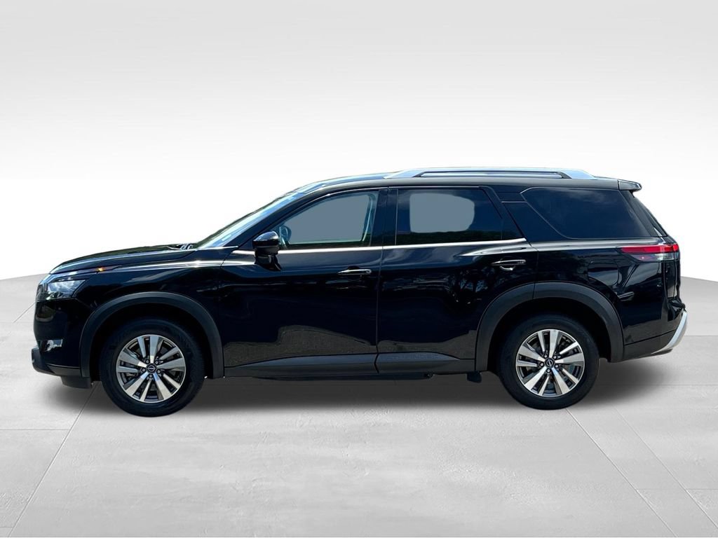 Used 2025 Nissan Pathfinder SL FWD image 14